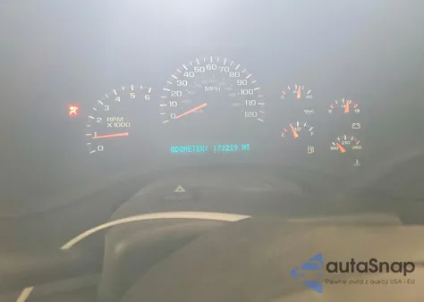 2005 Chevrolet Silverado C1500 z USA, uszkodzony, nr VIN 2GCEC19T651392820